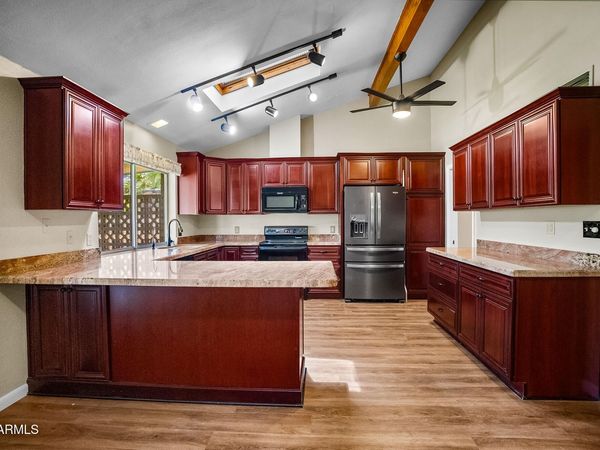 5325 W KINGS Avenue, Glendale, AZ 85306