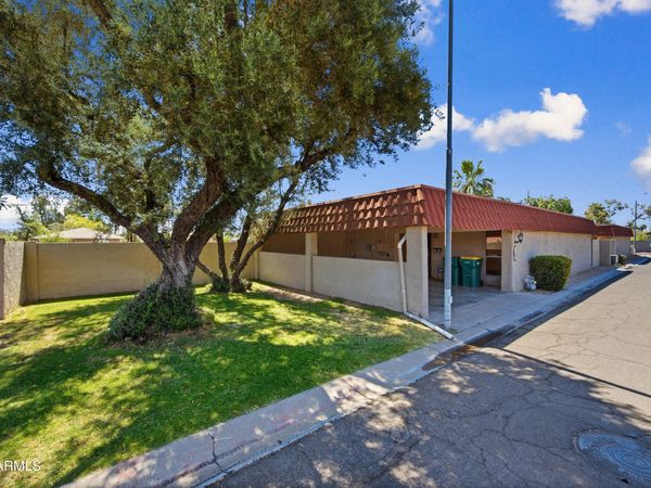 5233 N 15TH Drive, Phoenix, AZ 85015