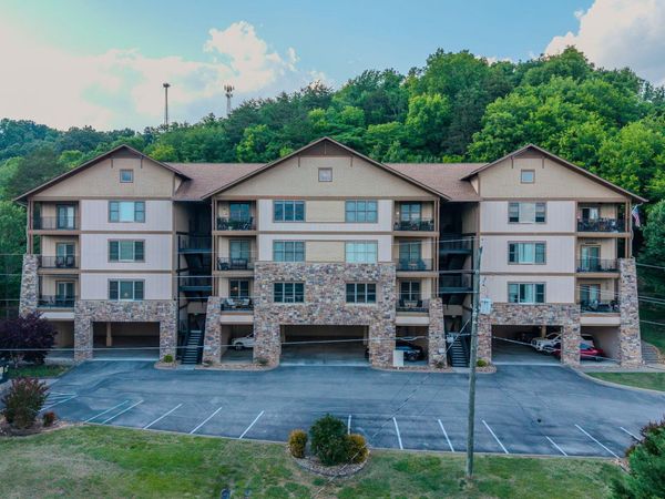 224 Maggie Mack Lane, Sevierville, TN 37862