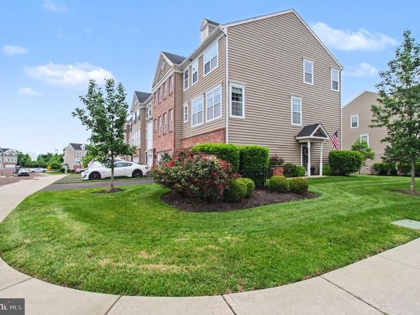 301 W HAMLIN AVENUE, TELFORD, PA 18969