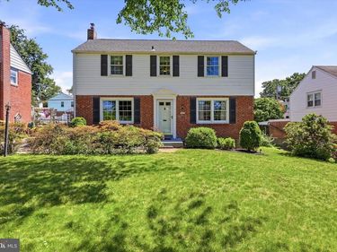 405 BRENTWOOD RD., HAVERTOWN, PA 19083