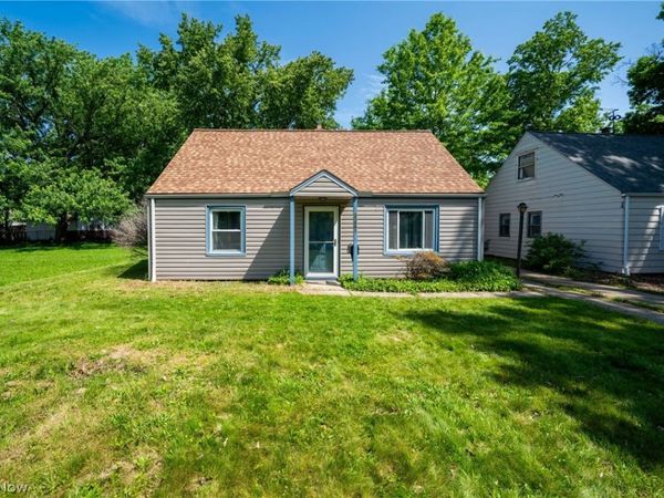 23861 Colbourne , Euclid, OH 44123