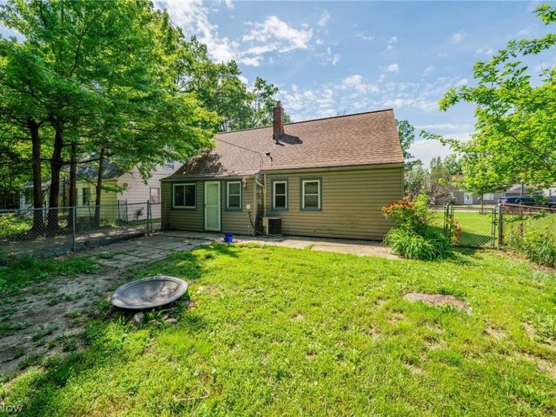 23861 Colbourne, Euclid, OH 44123 Photo 26