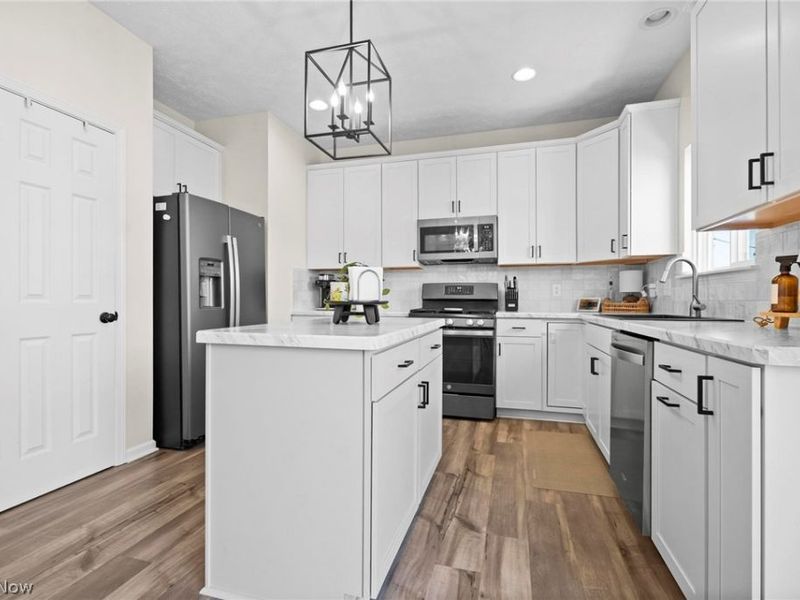 37390 Amber Way, North Ridgeville, OH 44039 Photo 5