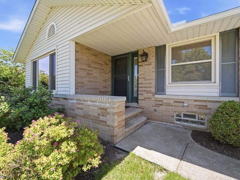 4480 Vezber Drive , Seven Hills, OH 44131 Photo 3