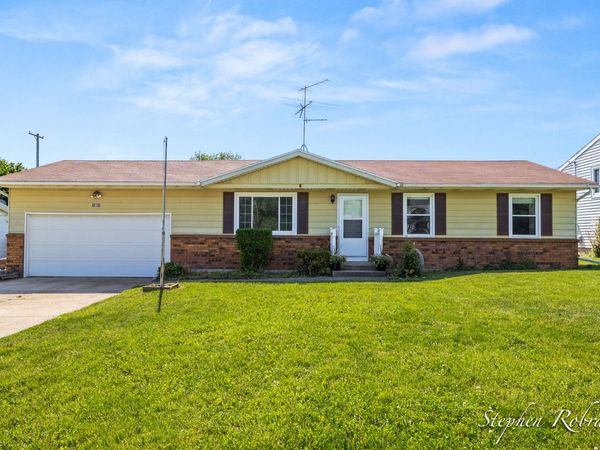 1901 Rowland Avenue SE, Kentwood, MI 49546