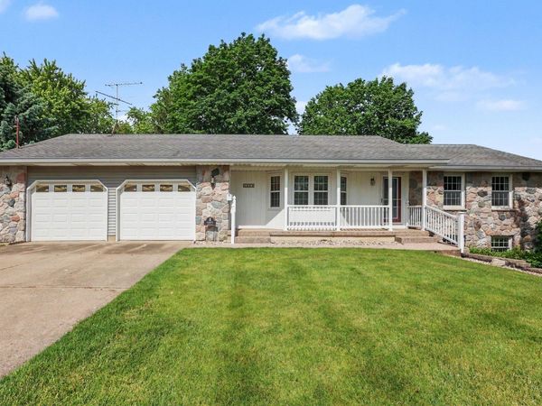 4809 40th Avenue, Hudsonville, MI 49426