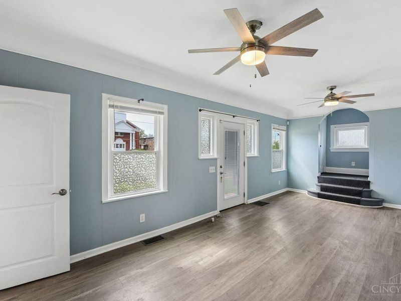 LEASE Montgomery Road, Silverton, OH 45236 Photo 4