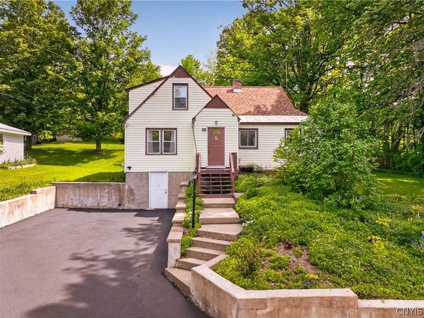 5 Marwood Road, Utica, NY 13502
