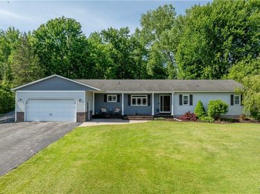12 Clark Crest Drive, Phoenix, NY 13135