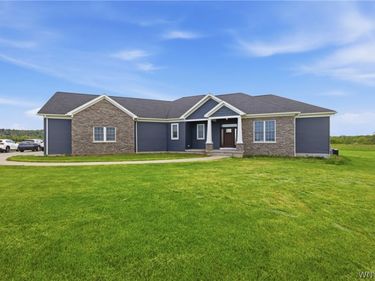 4596 Green Road, Lockport, NY 14094