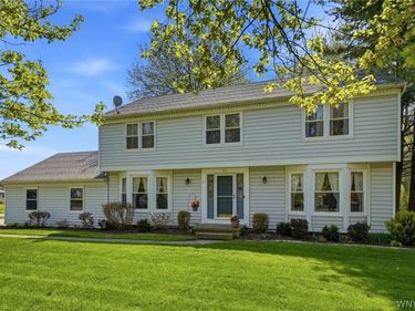 64 Bittersweet Lane, Orchard Park, NY 14127