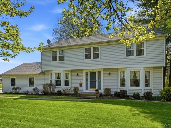 64 Bittersweet Lane, Orchard Park, NY 14127