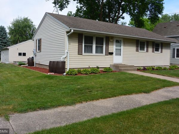 1323 Armstrong Avenue N, Glencoe, MN 55336
