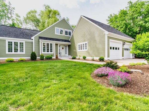 152 Straw Hill Road, Manchester, NH 03104