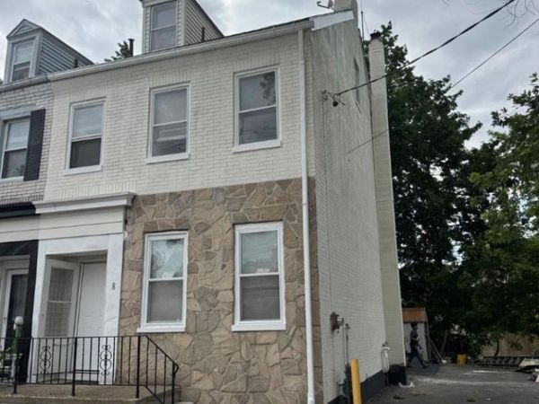 8 Hanover St, Phillipsburg, NJ 08865