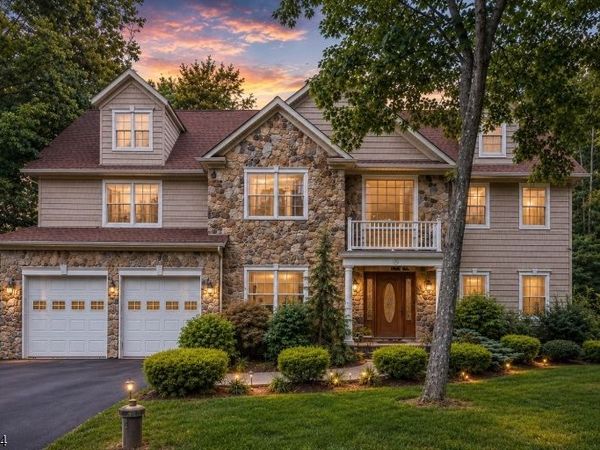 89 Clinton Ave, Mount Olive, NJ 07828