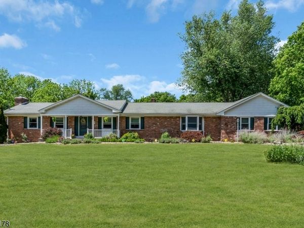 31 Water St, Independence, NJ 07840