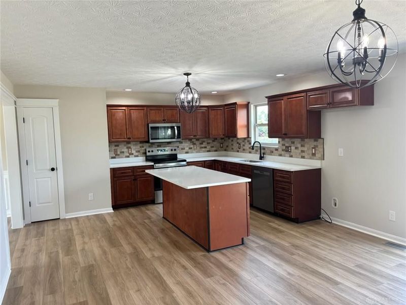 127 Timber Ridge Drive, Carlisle, OH 45005 Photo 2