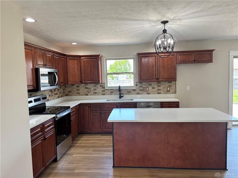 127 Timber Ridge Drive, Carlisle, OH 45005 Photo 3