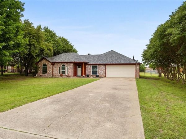 303 Anita Lane, Waxahachie, TX 75165