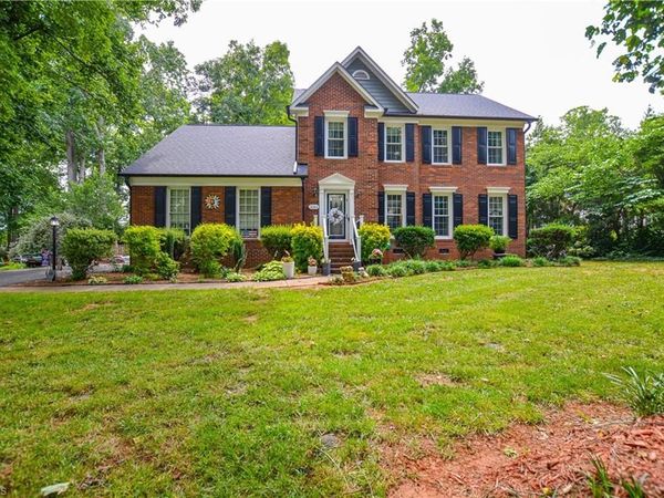 2186 Benwicke Drive, Pfafftown, NC 27040