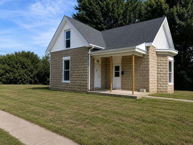 371 S Charity Street, Bethel, OH 45106 Photo 2