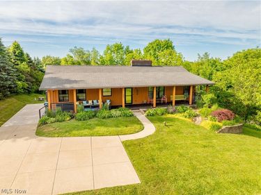 207 Mount Pleasant Road, Green, OH 44216