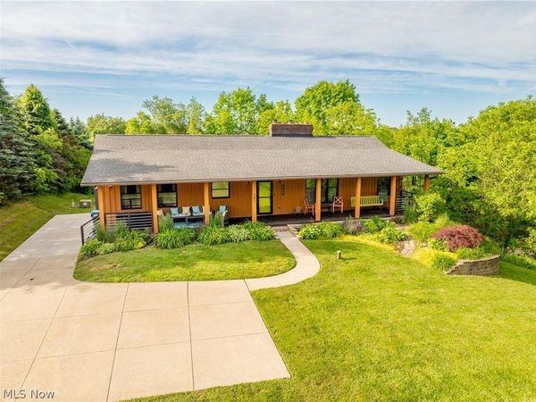 207 Mount Pleasant Road , Green, OH 44216