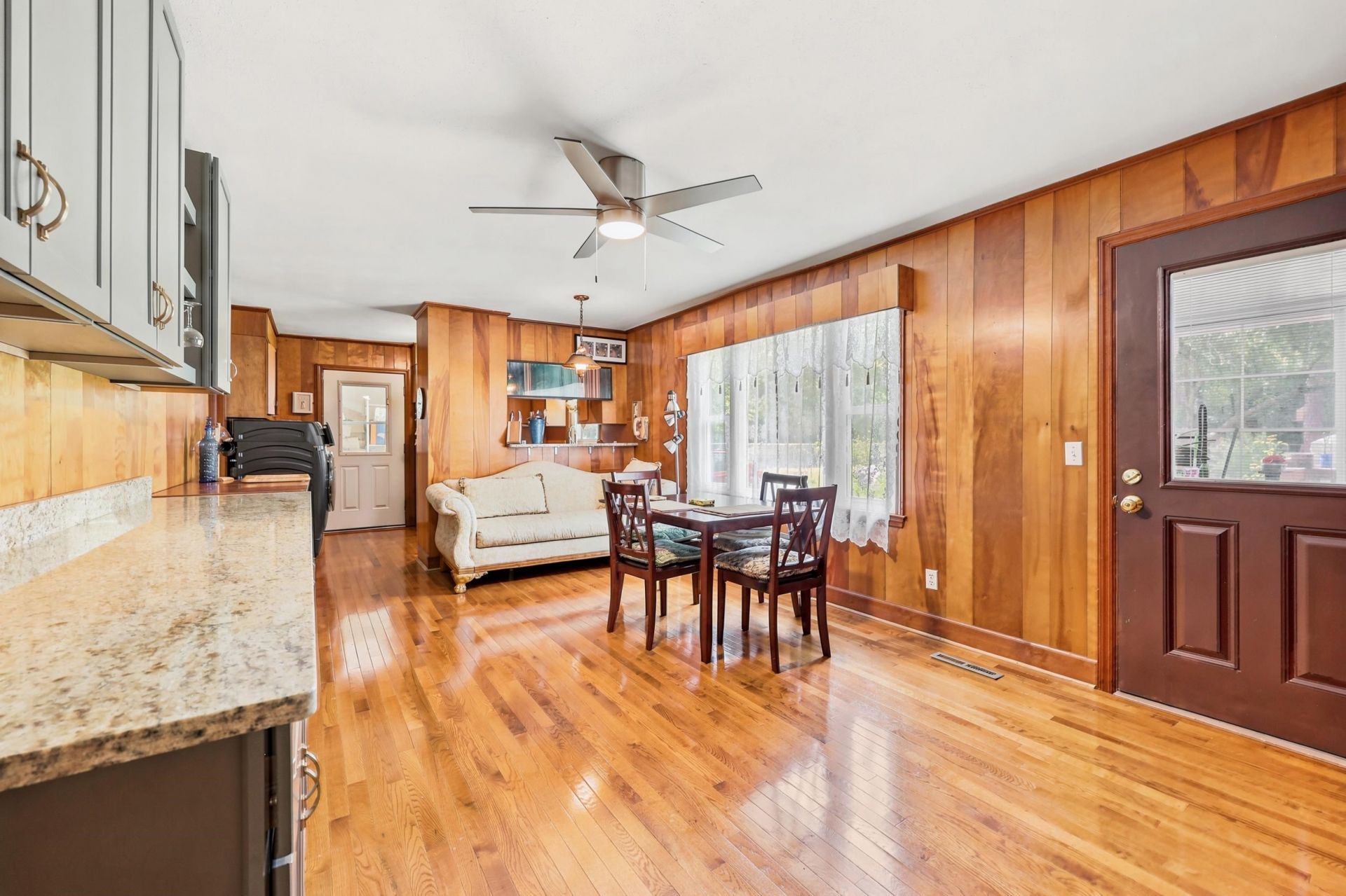 205 W Raft St. Photo 11