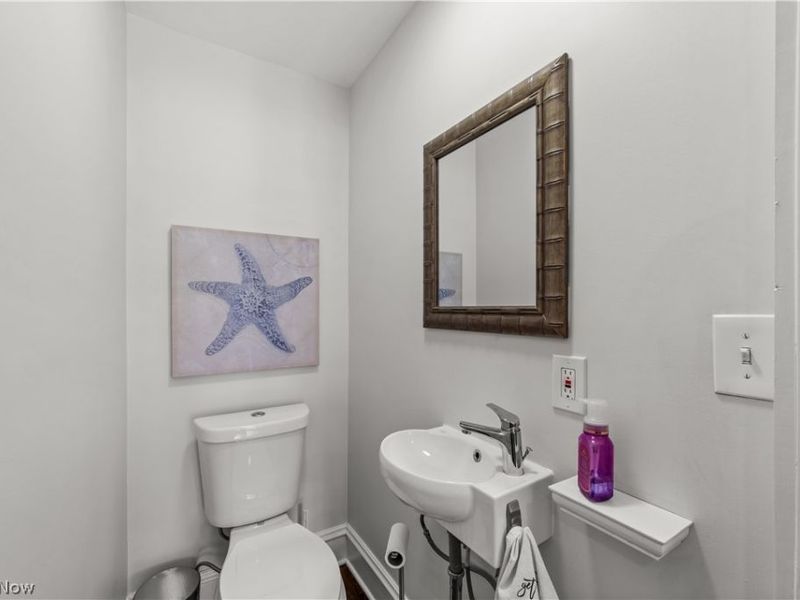 560 Elmwood Road, Bay Village, OH 44140 Photo 16