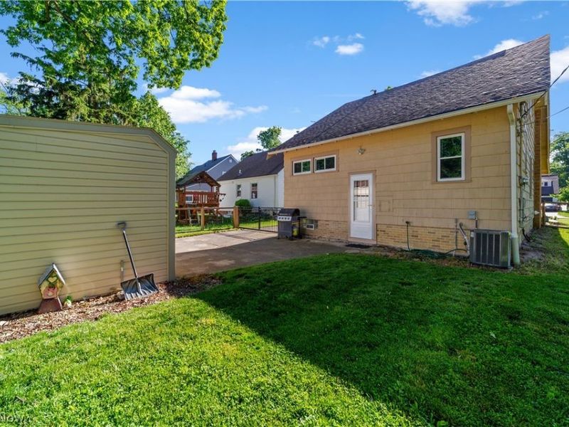 560 Elmwood Road, Bay Village, OH 44140 Photo 32