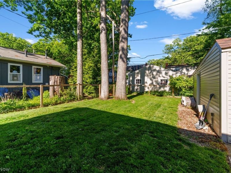560 Elmwood Road, Bay Village, OH 44140 Photo 5