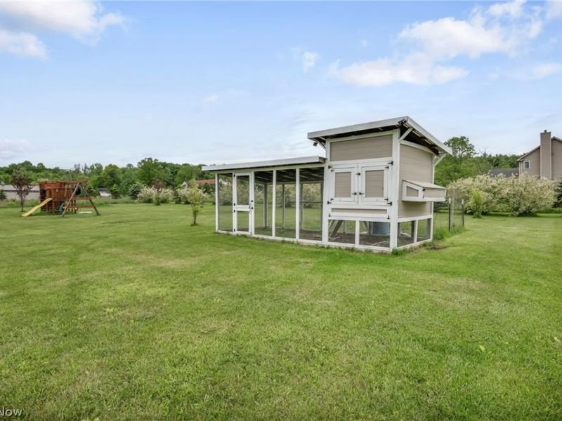 14353 Radcliffe Road, Chardon, OH 44024 Photo 10