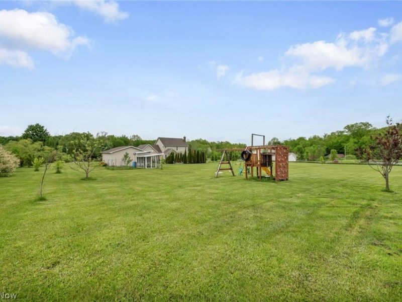 14353 Radcliffe Road, Chardon, OH 44024 Photo 11