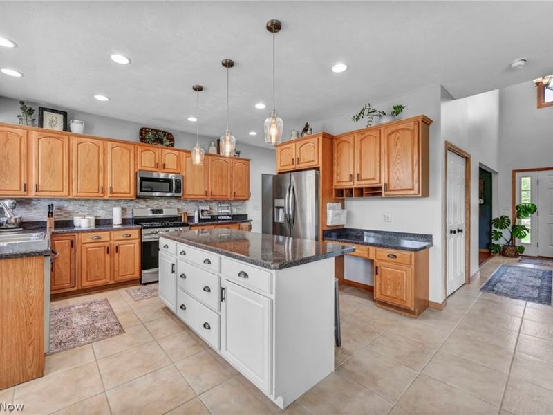 14353 Radcliffe Road, Chardon, OH 44024 Photo 18
