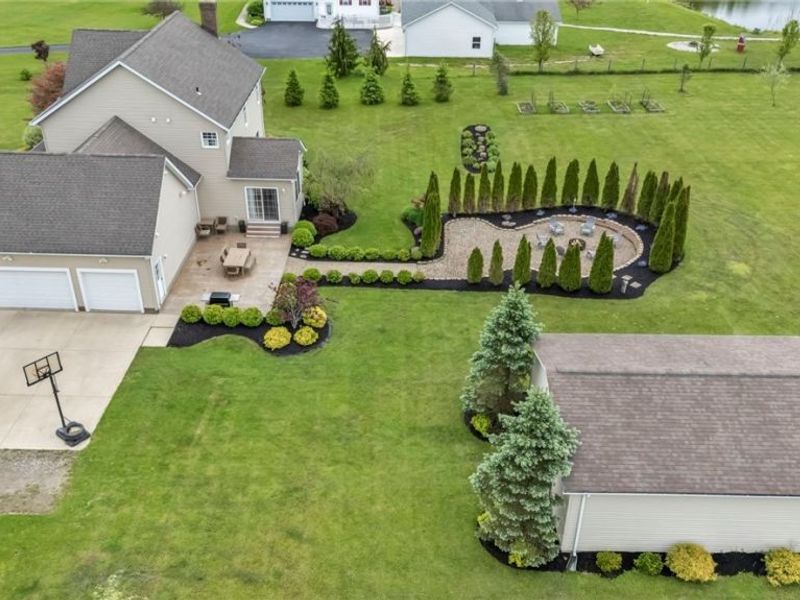 14353 Radcliffe Road, Chardon, OH 44024 Photo 5