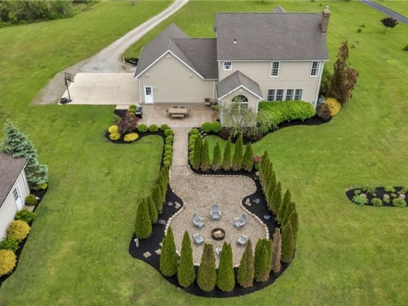 14353 Radcliffe Road, Chardon, OH 44024 Photo 6
