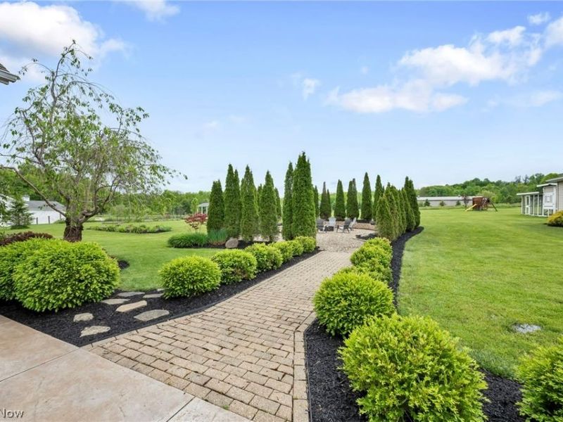 14353 Radcliffe Road, Chardon, OH 44024 Photo 8