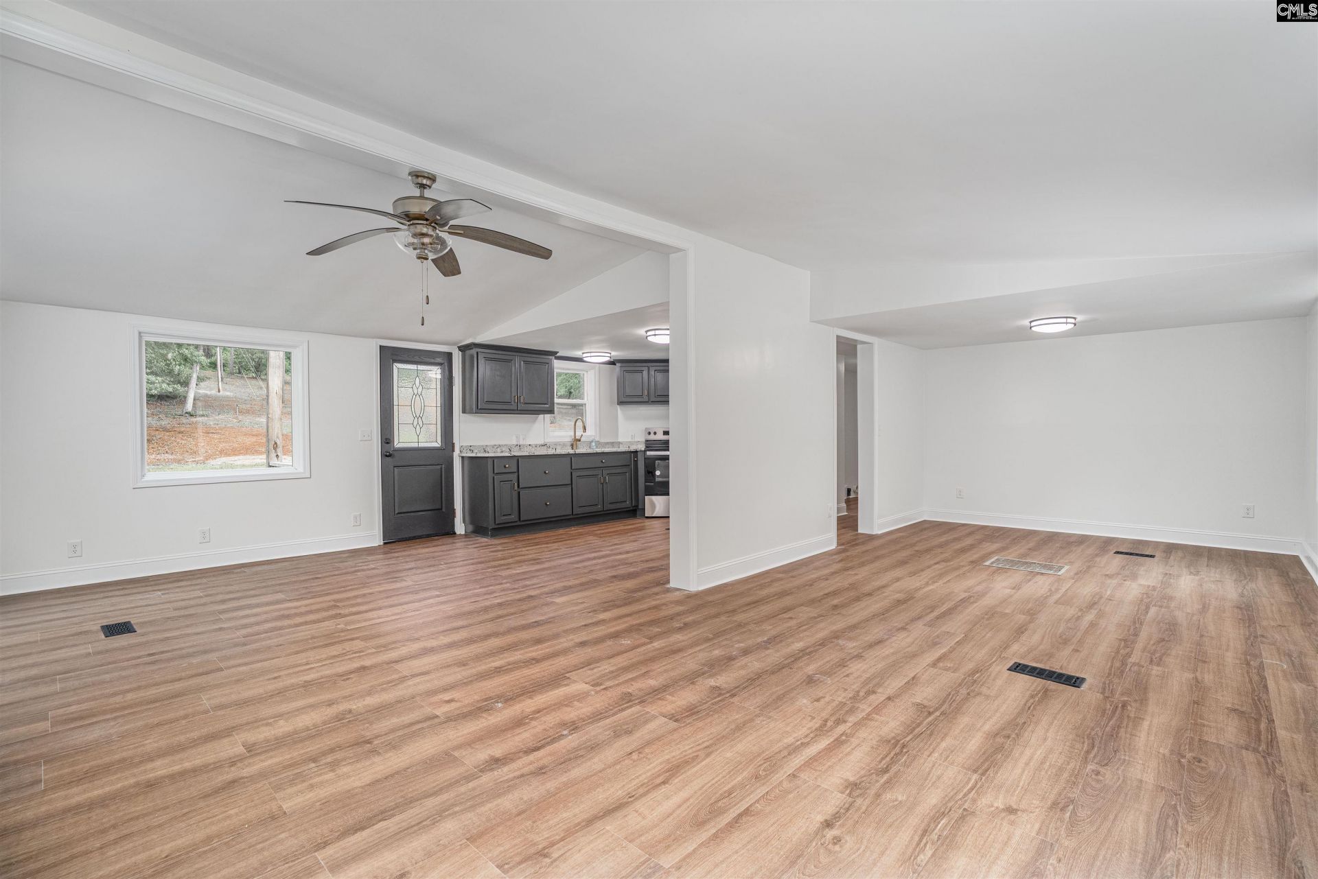 1101 Founders Road Photo 10