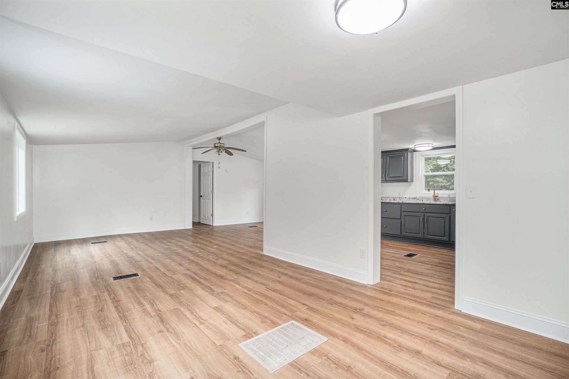 1101 Founders Road Photo 11