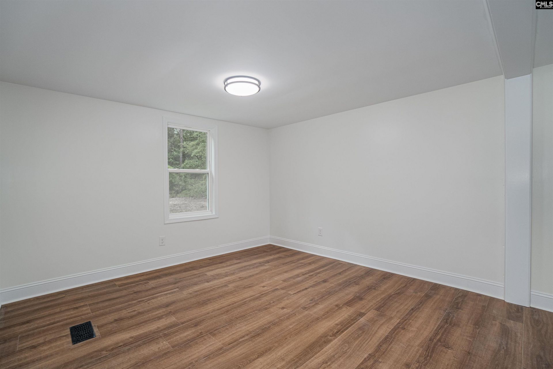 1101 Founders Road Photo 16