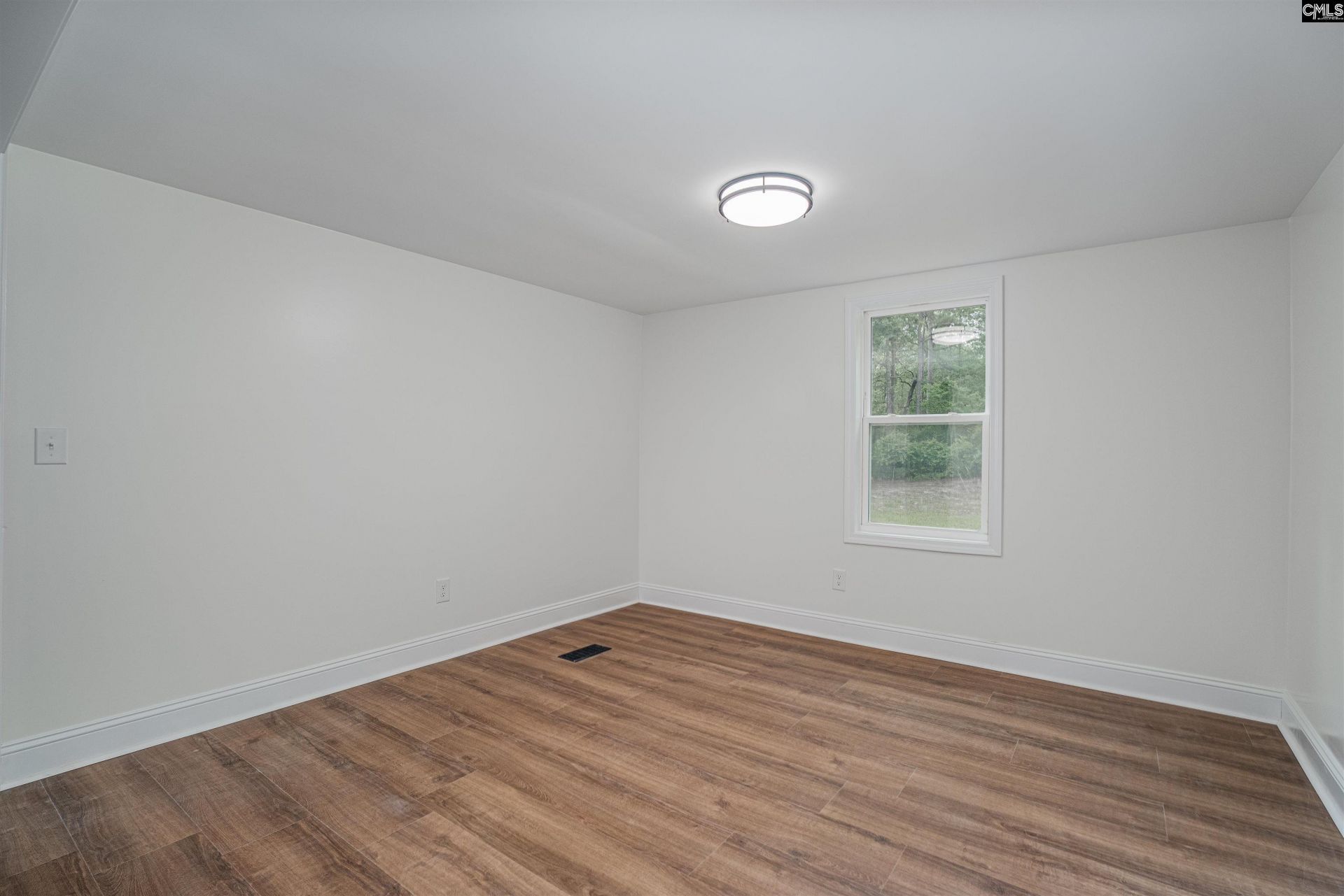 1101 Founders Road Photo 19