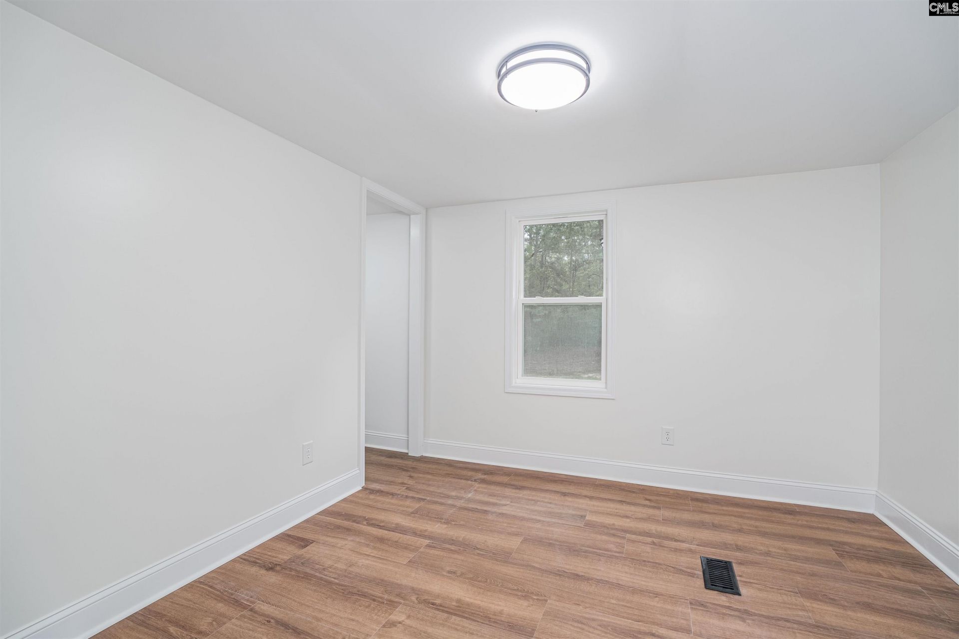 1101 Founders Road Photo 24