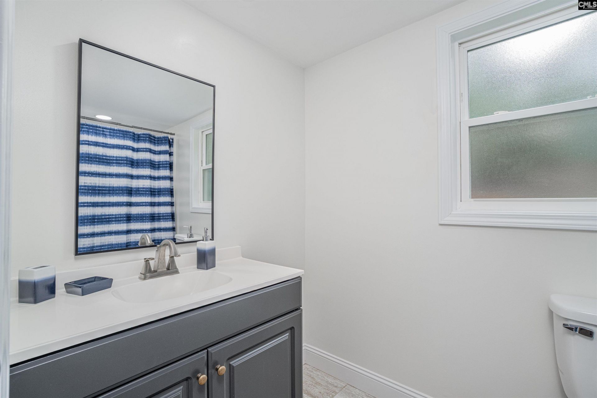 1101 Founders Road Photo 27