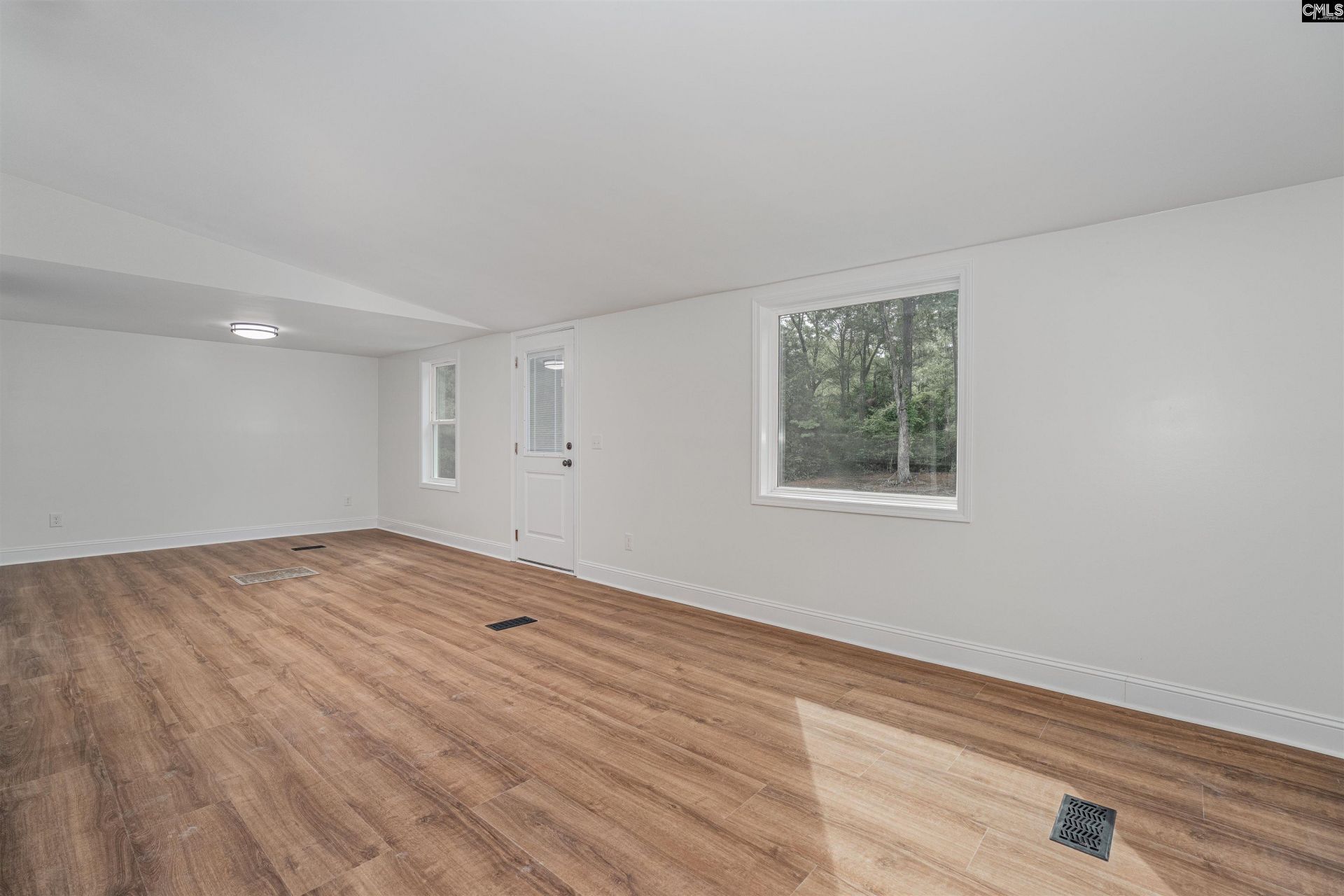 1101 Founders Road Photo 9