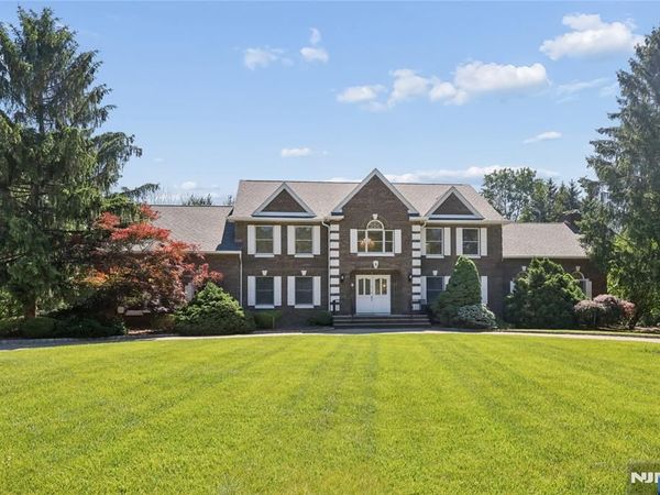 2 W Gate Road, SADDLE RIVER, NJ 07458