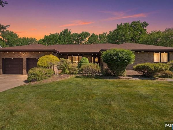 16 Cutter Avenue, EDISON, NJ 08820