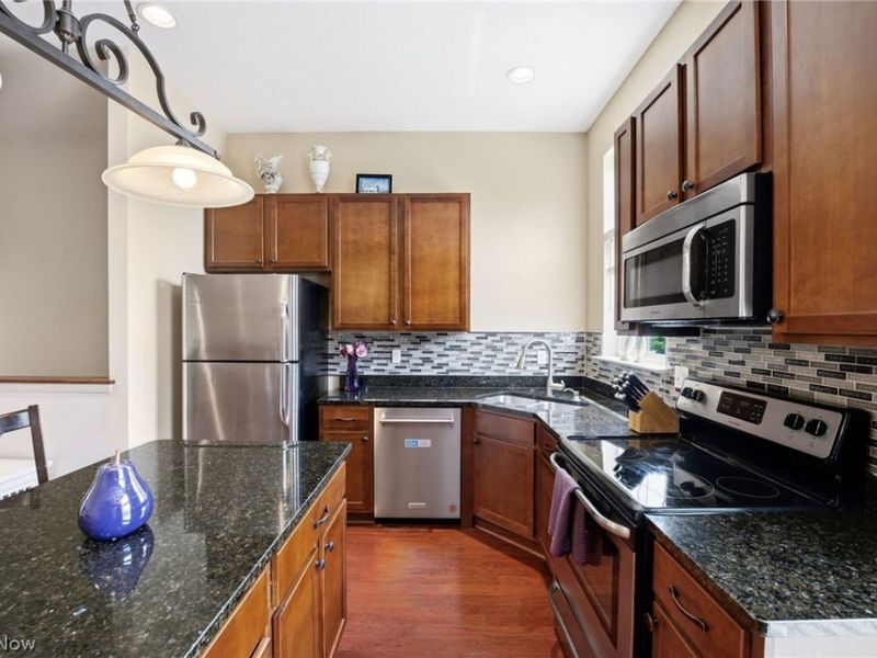 6 Grandview Drive , Rocky River, OH 44116 Photo 8