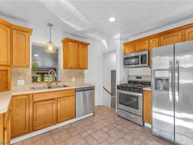 950 E Sprague Road, Broadview Heights, OH 44147 Photo 10